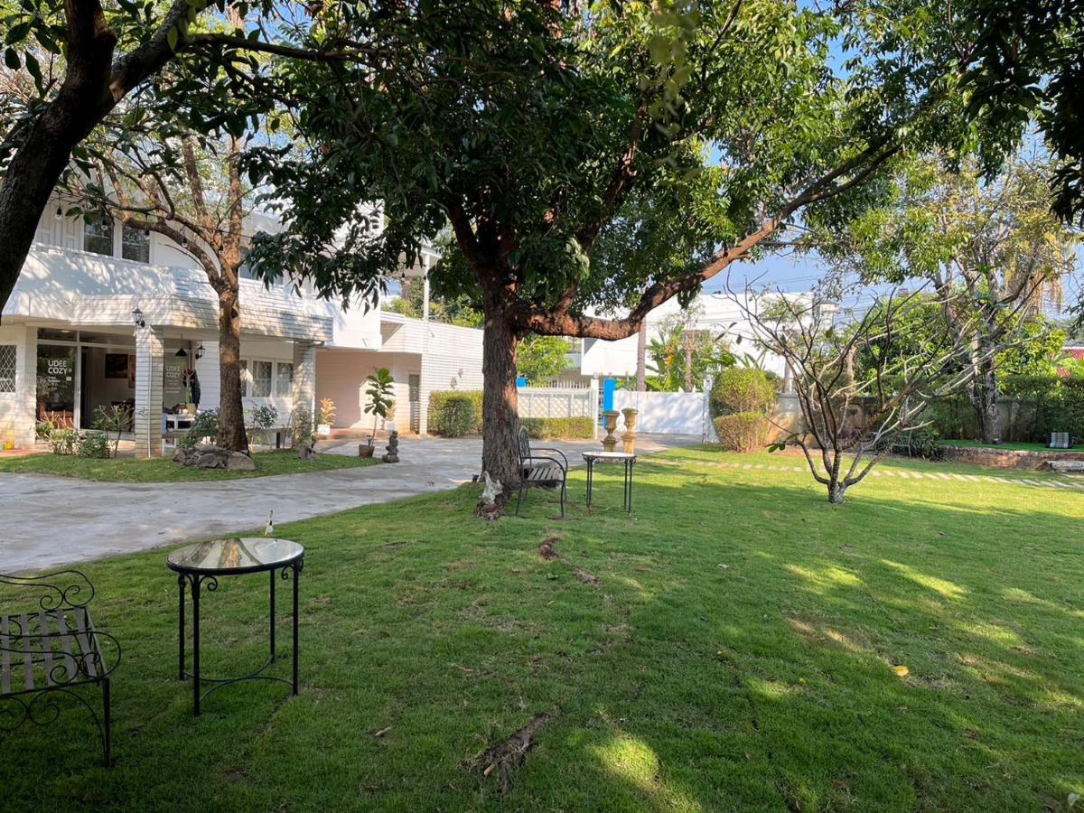 Udee Cozy Hotel Chiang Mai Exterior photo