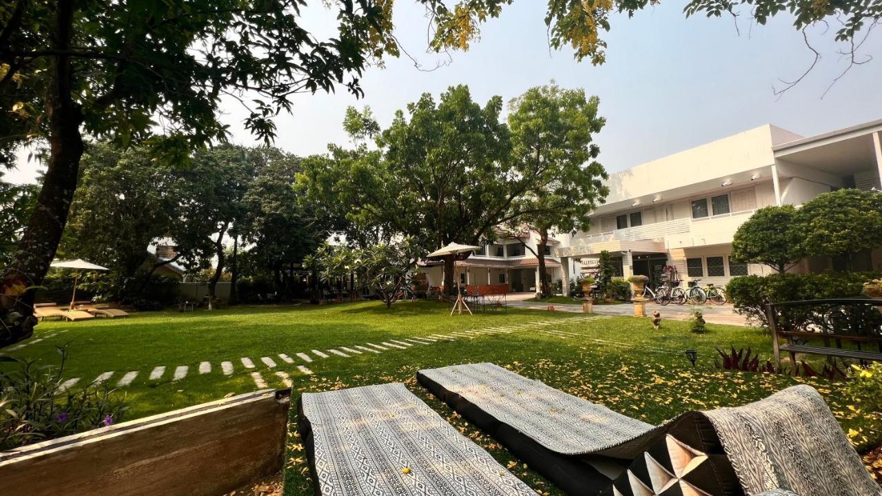 Udee Cozy Hotel Chiang Mai Exterior photo