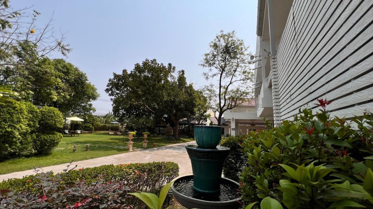 Udee Cozy Hotel Chiang Mai Exterior photo