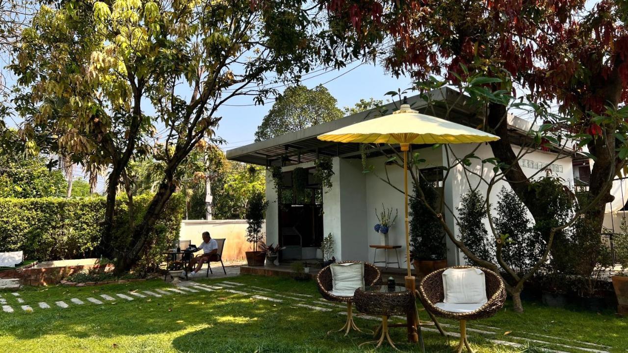 Udee Cozy Hotel Chiang Mai Exterior photo