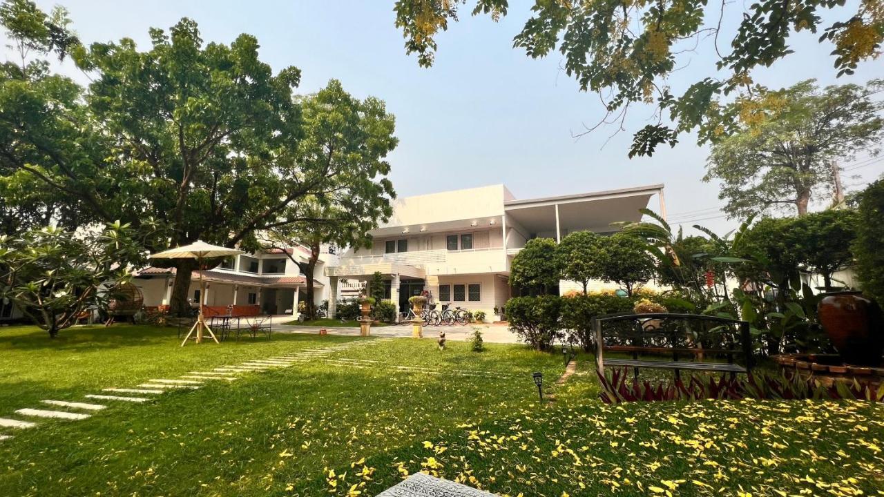 Udee Cozy Hotel Chiang Mai Exterior photo
