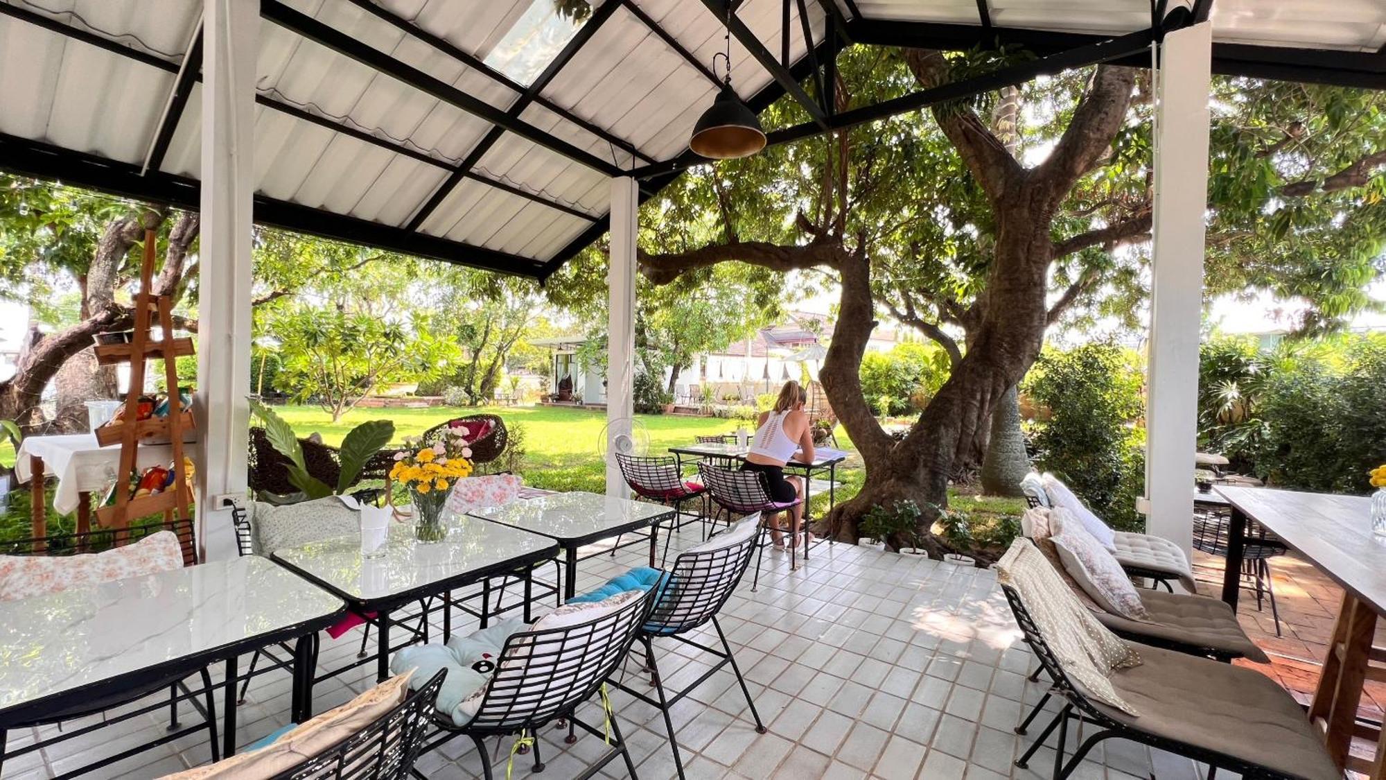 Udee Cozy Hotel Chiang Mai Exterior photo