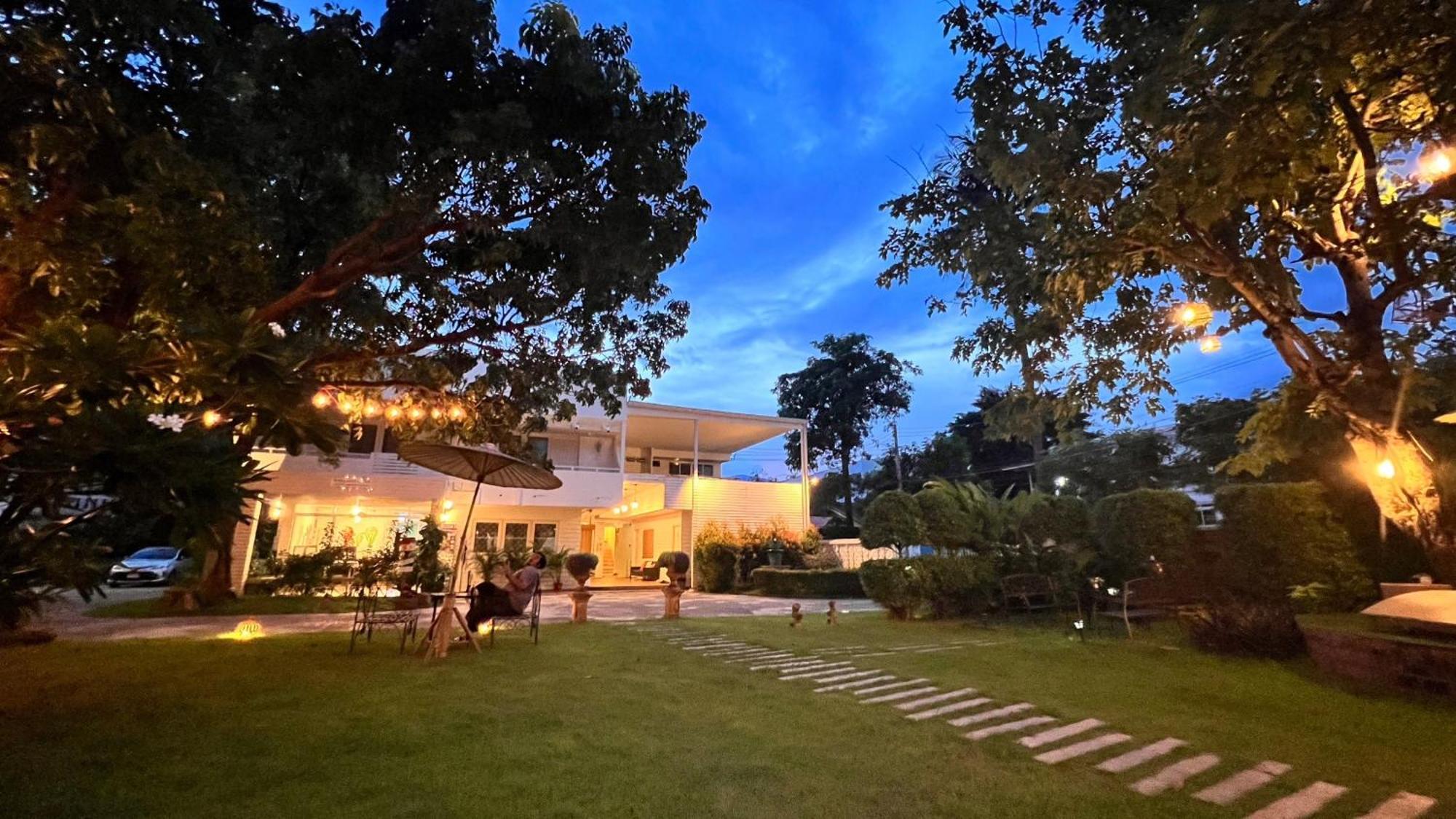 Udee Cozy Hotel Chiang Mai Exterior photo